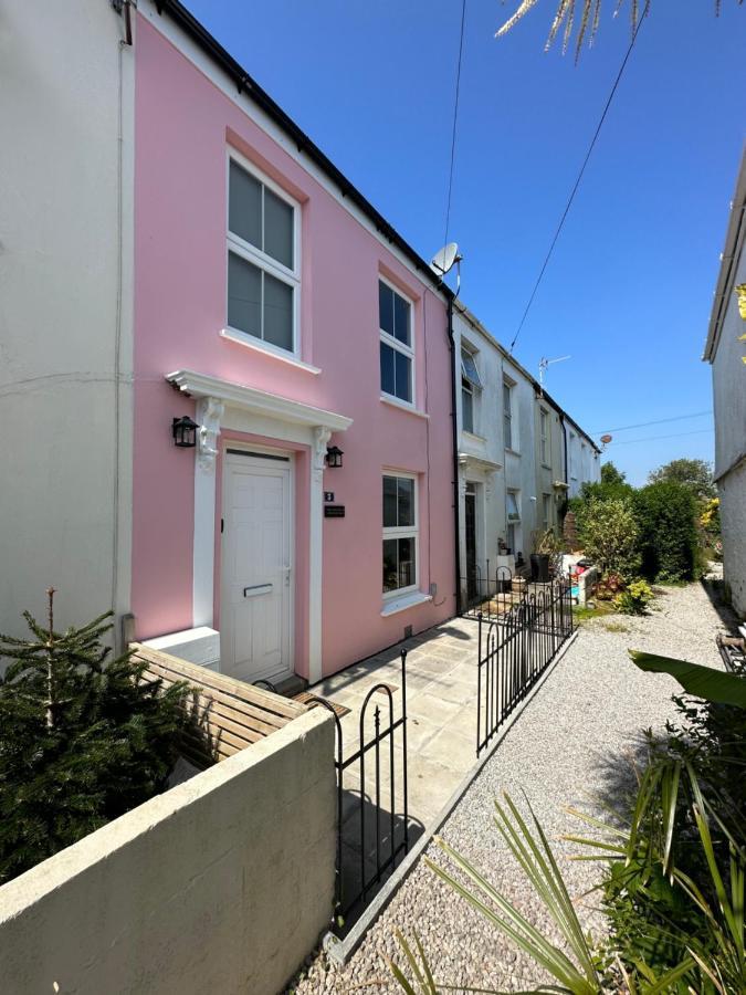 Peaceful & Tranquil Cottage With Private Terrace At 'The Pink House' Falmouth Exterior foto