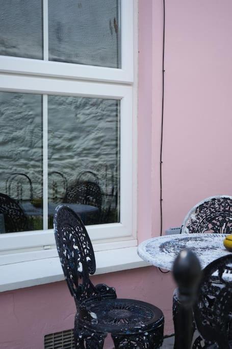 Peaceful & Tranquil Cottage With Private Terrace At 'The Pink House' Falmouth Exterior foto